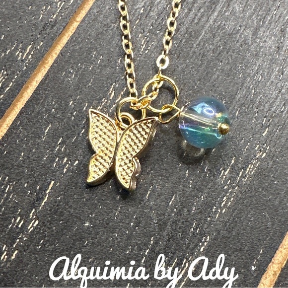 Alquimia Green Aura Quartz dainty butterfly Charm Necklace - Picture 1 of 2